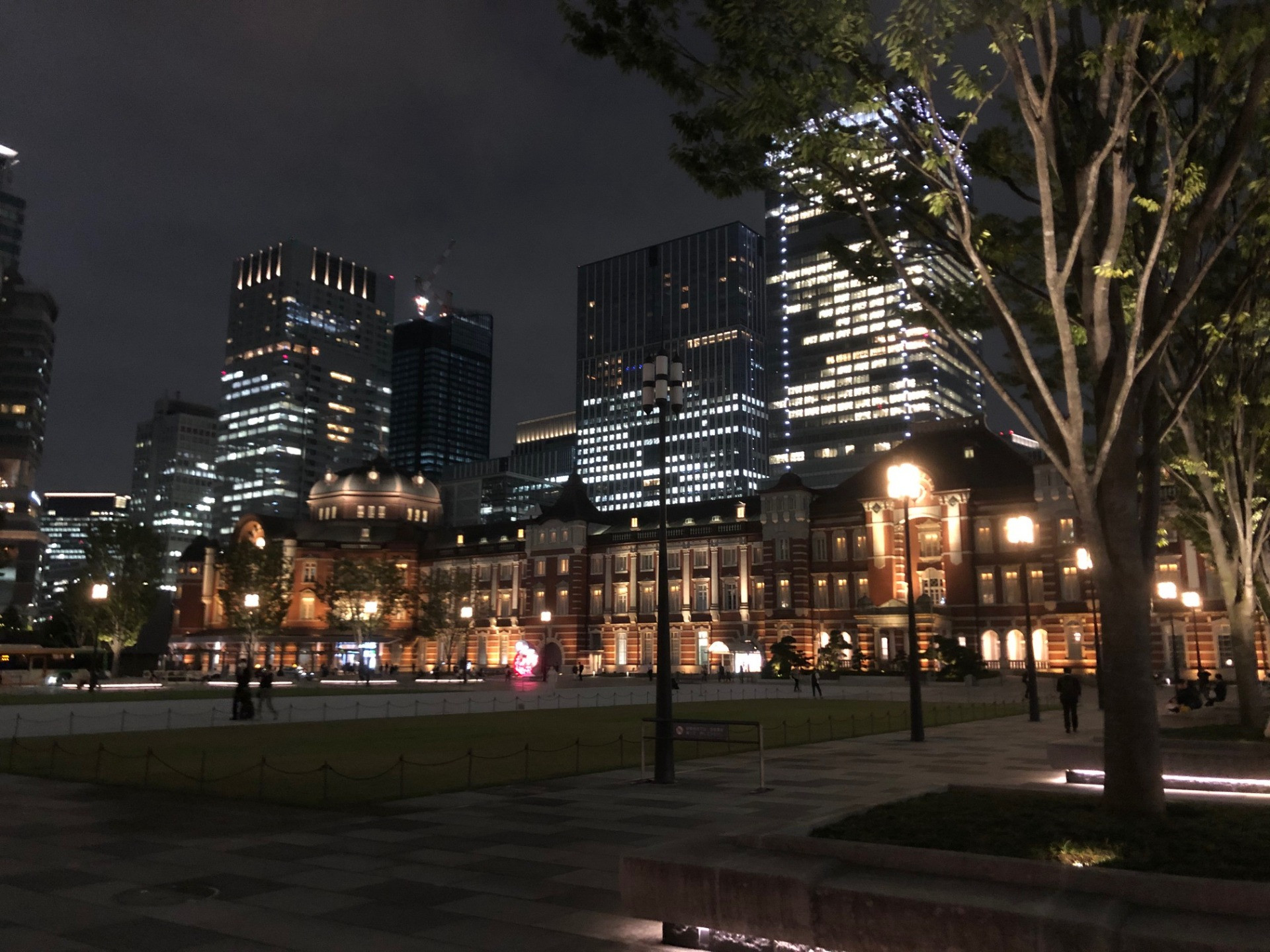 東京駅前の夜景②