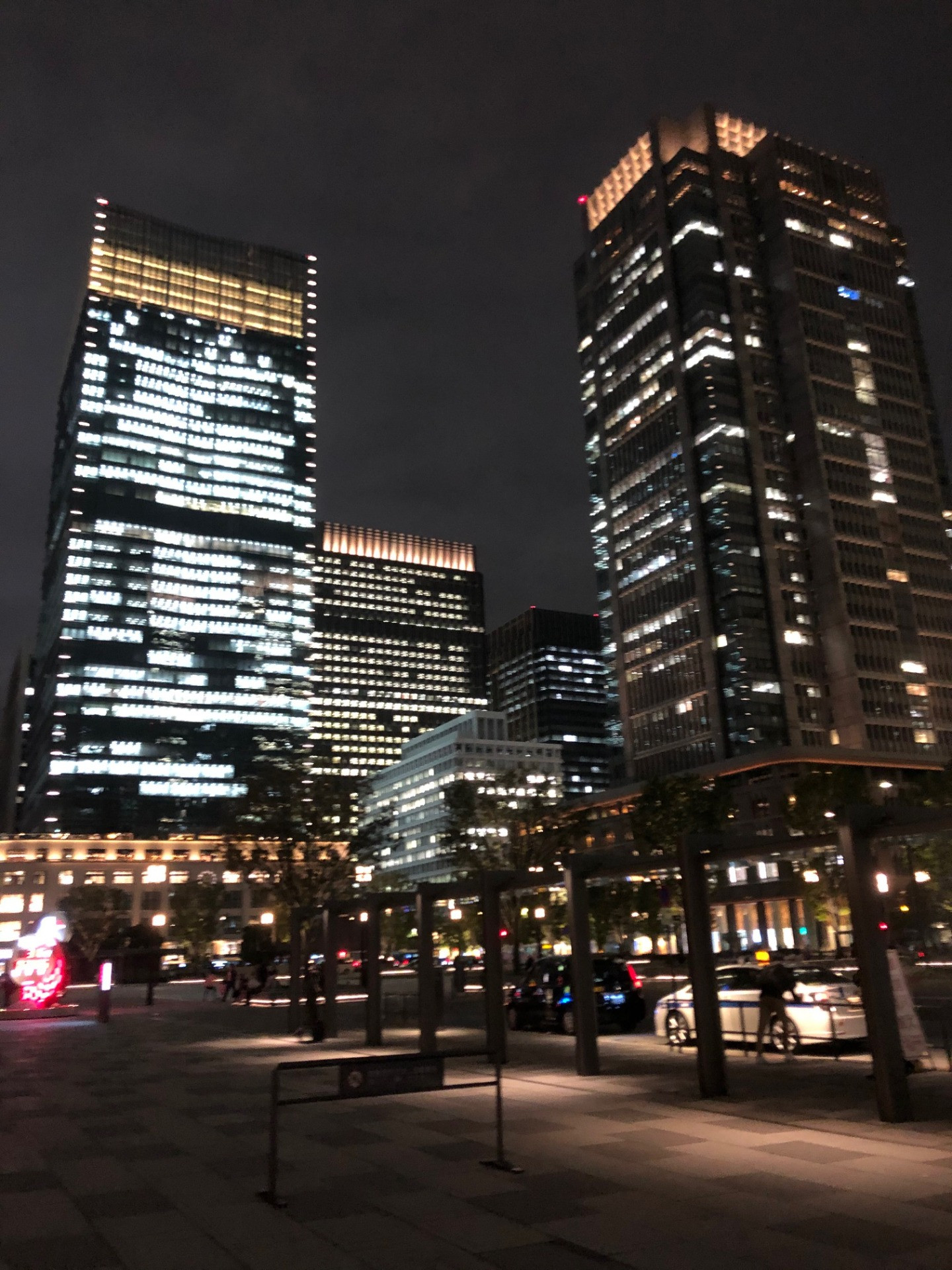 東京駅前の夜景①